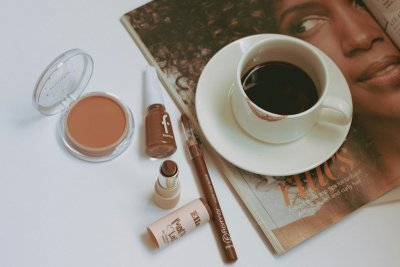 Toasty makeup verovert TikTok met warme kaneeltinten